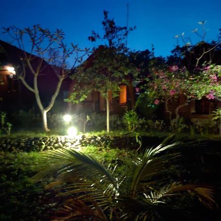Bougainvillea Bungalow Batumadeg Zewnętrze zdjęcie