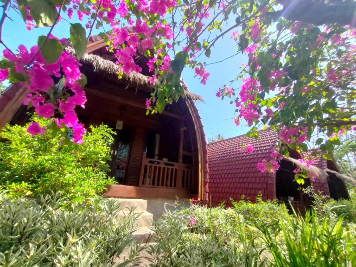 Bougainvillea Bungalow Batumadeg Zewnętrze zdjęcie