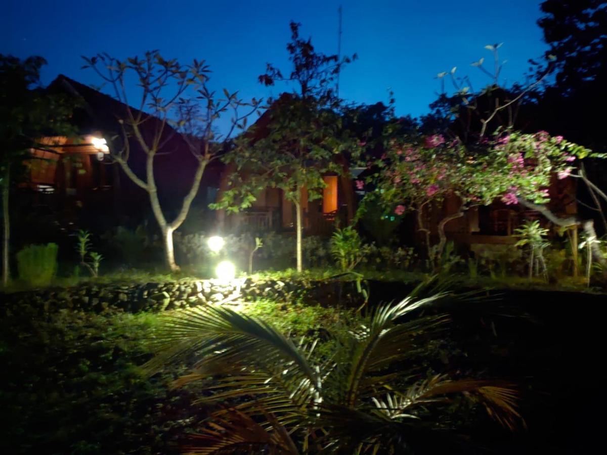 Bougainvillea Bungalow Batumadeg Zewnętrze zdjęcie